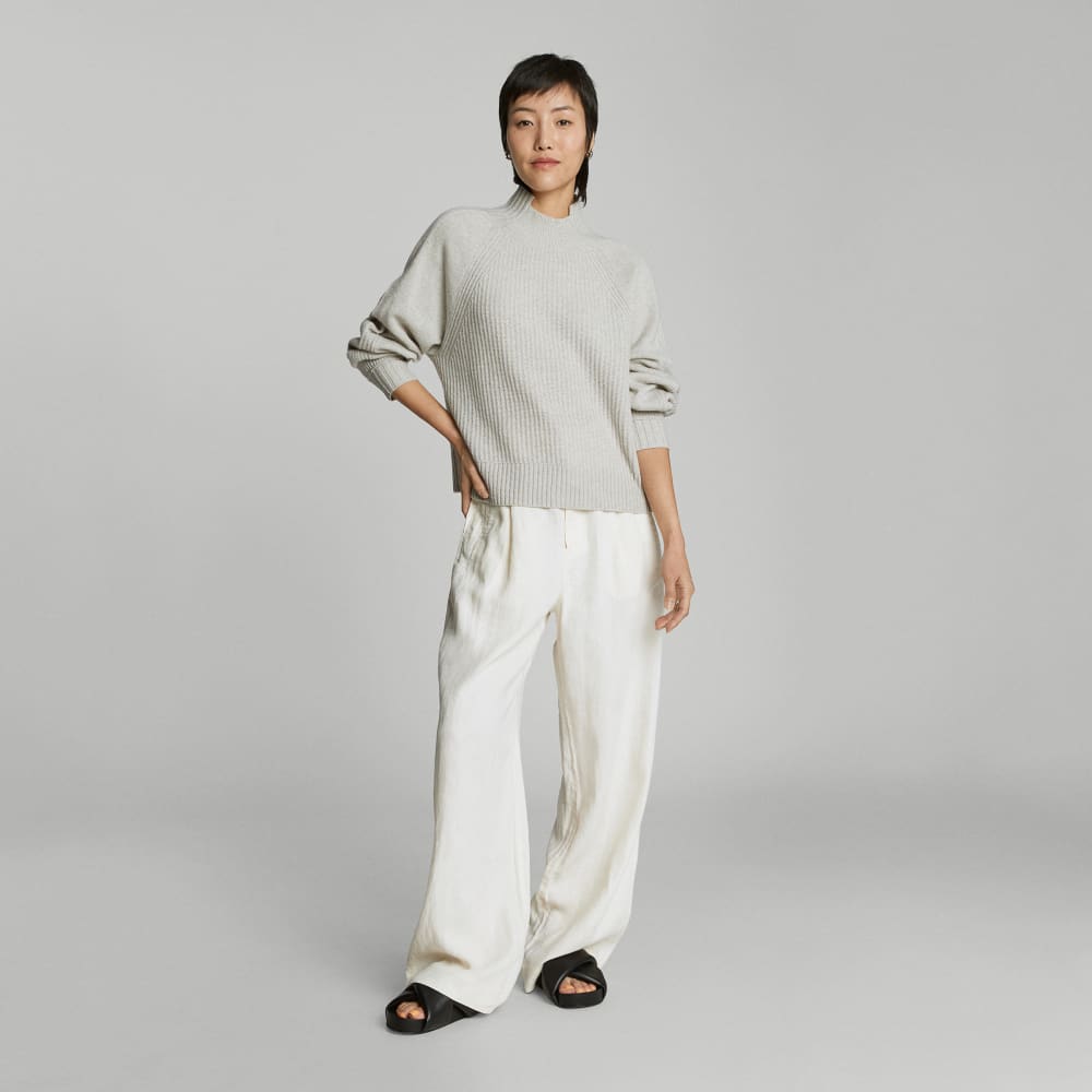The Cashmere Ribbed Turtleneck in Pale Heathered Grey — detail view