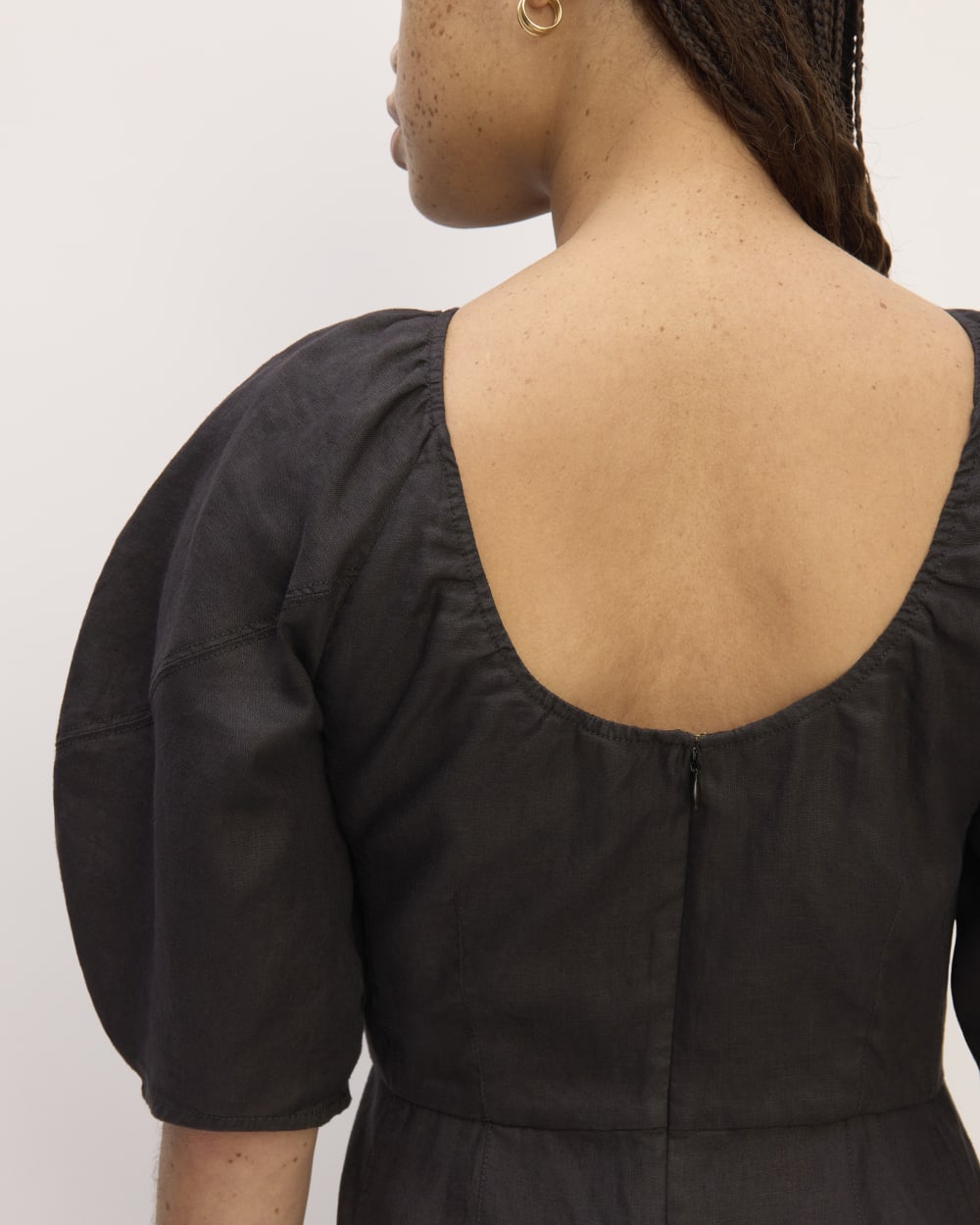 The Linen Short-Sleeve Scoop Midi Dress in Black — detail view
