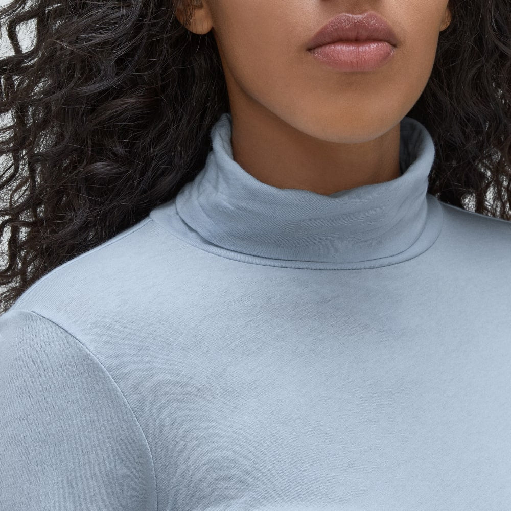 The Organic Cotton Turtleneck in Mist — detail view
