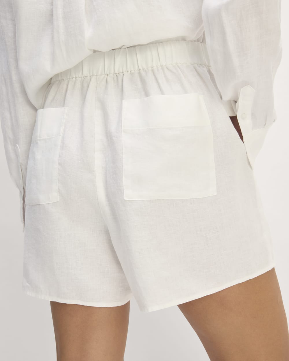 The Linen Easy Short in White — detail view