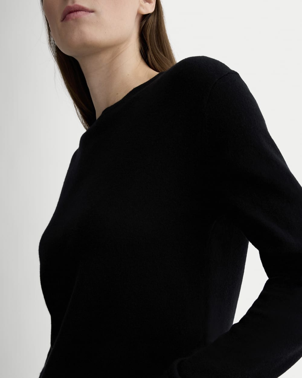 The Classic Crew in Cashmere in Black — detail view