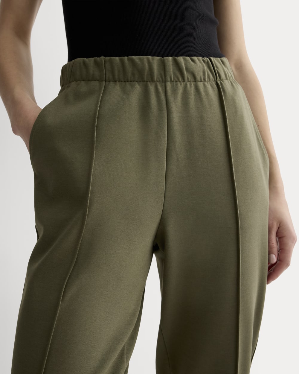 The Dream Pant® in Kalamata — detail view