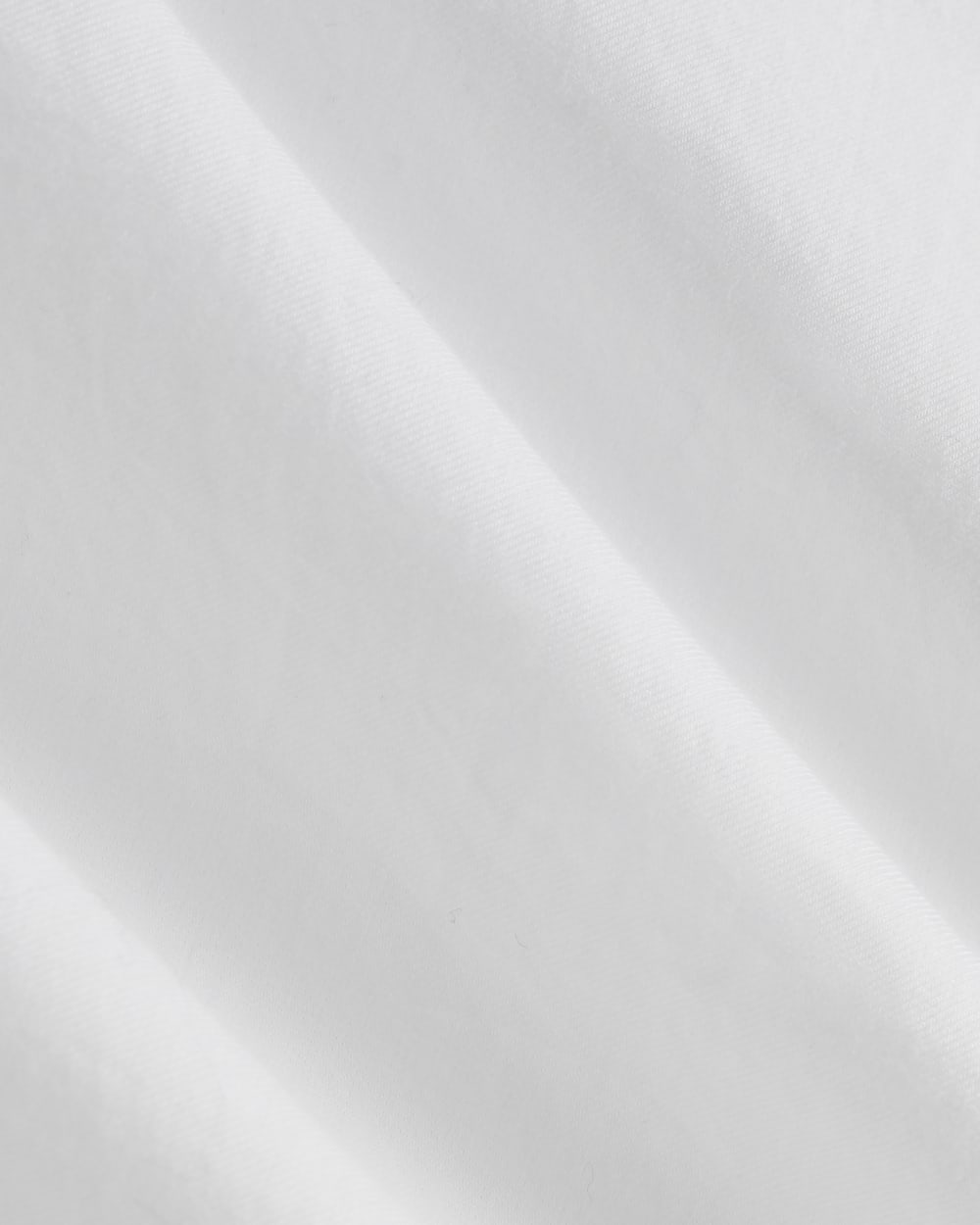 The Must-Have Shirt in Silky Cotton in White — detail view