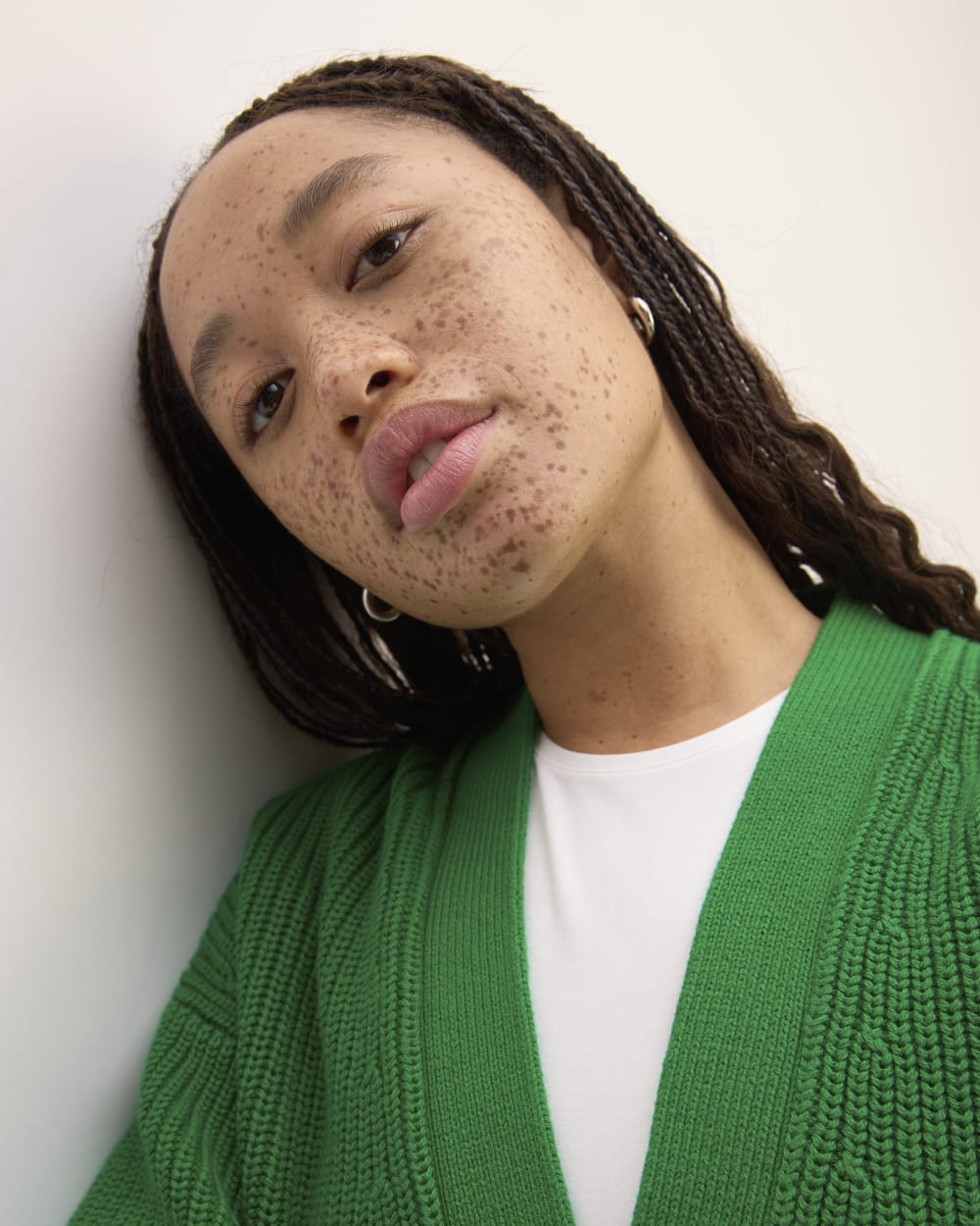The Boxy Cardigan in Everyday Cotton in Grass Green — detail view