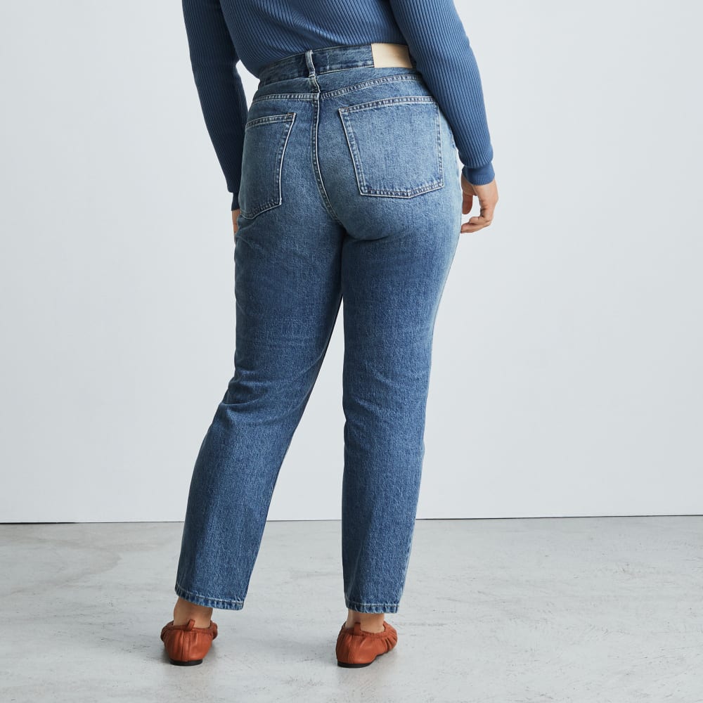 The '90s Cheeky Hourglass Jean in Vintage Mid Blue — detail view