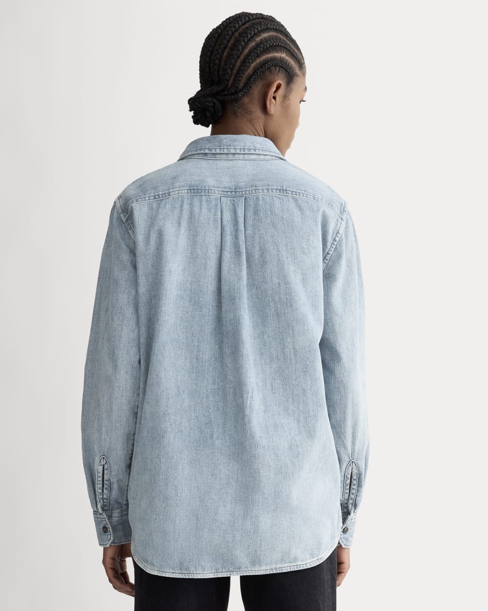 The Must-Have Shirt in Denim in Light Indigo — detail view