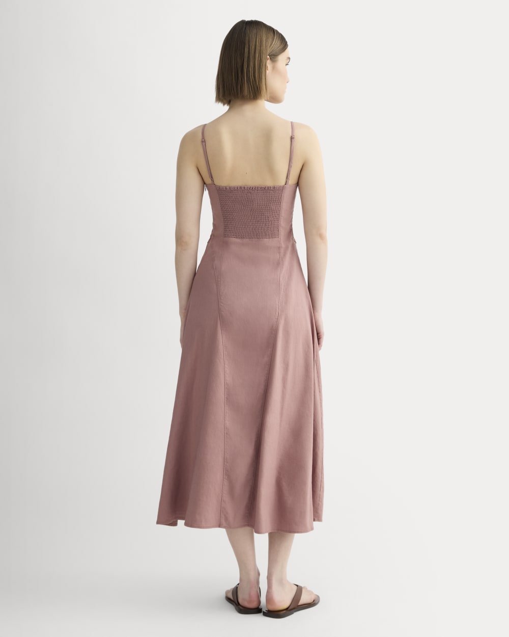 The Seamed Dress in Stretch Linen in Rose Dusk — detail view