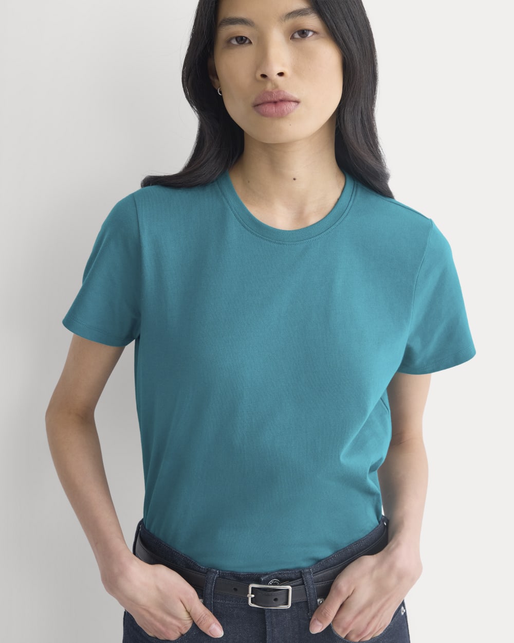 The Slim Crew in Essential Cotton in Everglade — detail view