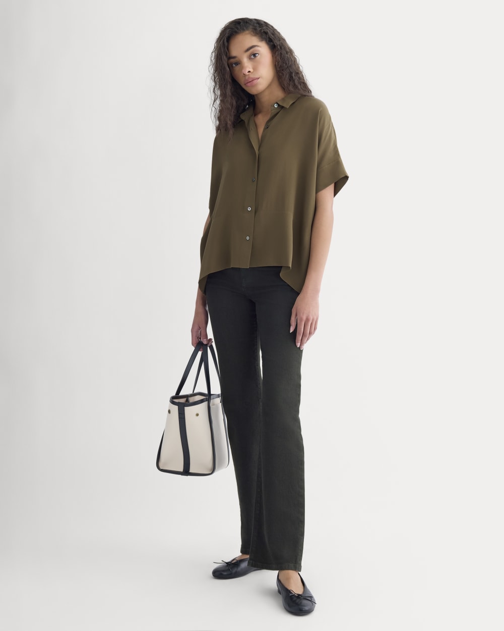 The Boxy Shirt in Washable Silk in Beech — detail view