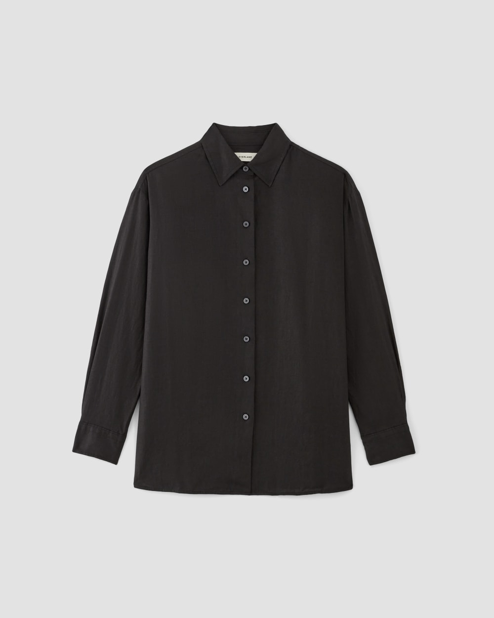 The Boyfriend Shirt in Linen in Black — alternate view