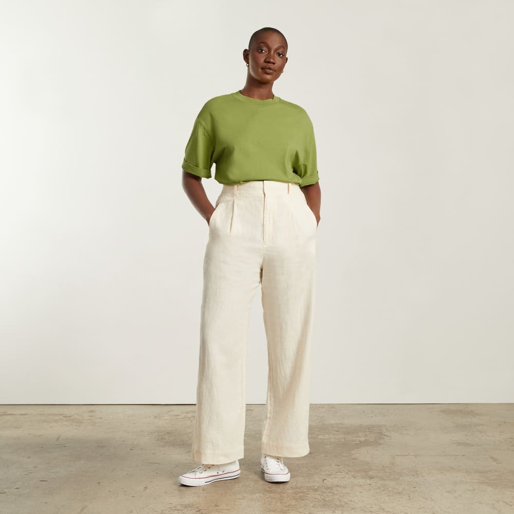 The Premium Weight Relaxed Tee in Pepper — detail view