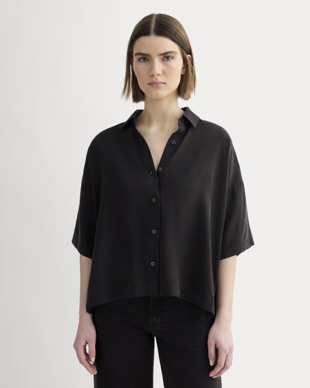 The Short-Sleeve Square Shirt in Butterlite in Black — front view