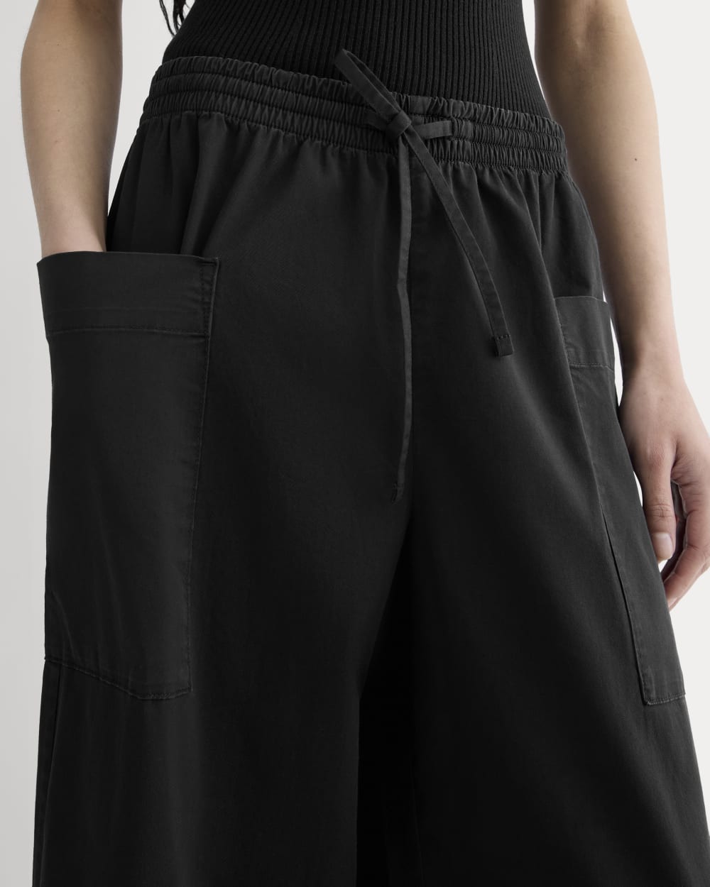 The Easy Cargo Pant in Black — detail view