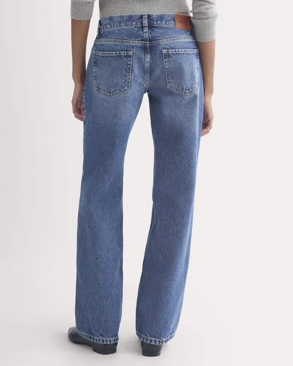 Everlane x Elena Bonvicini La Brea Low-Rise Baggy Jean in Blue Bird Indigo — detail view