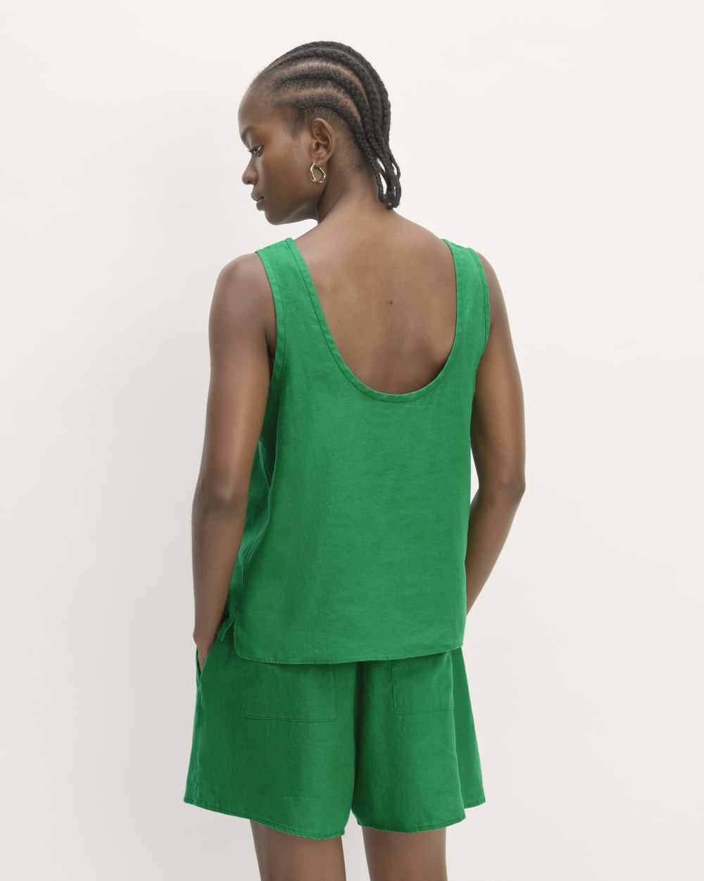 The Scoop Tank in Linen in Grass Green — detail view