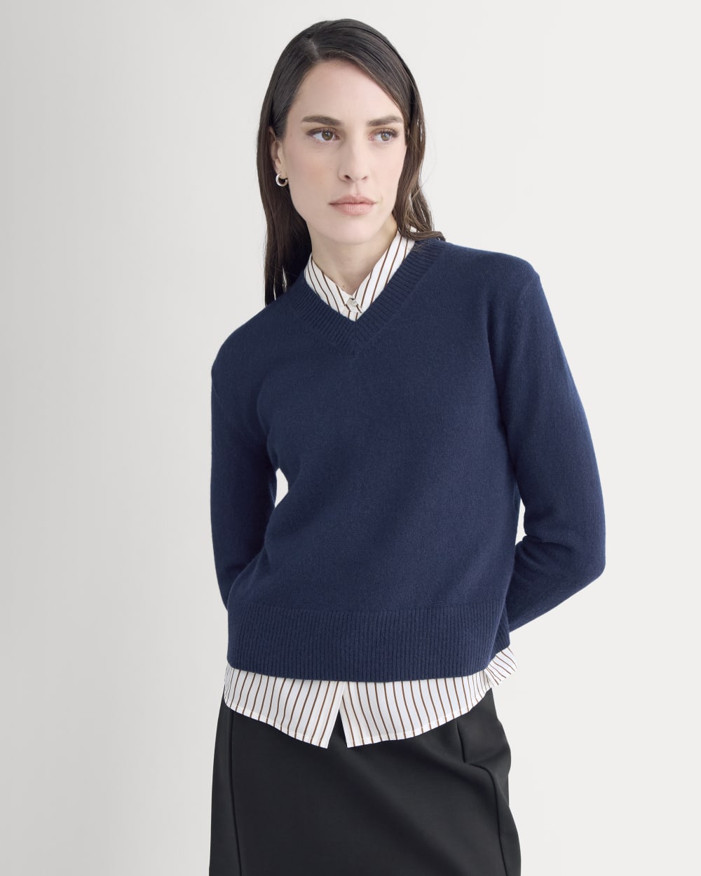 Cashmere Cropped High-V Sweater in Navy — detail view