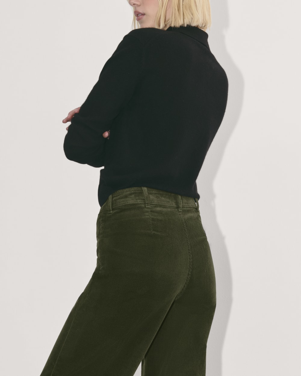 The Sailor Pant in Corduroy in Dark Forest — detail view