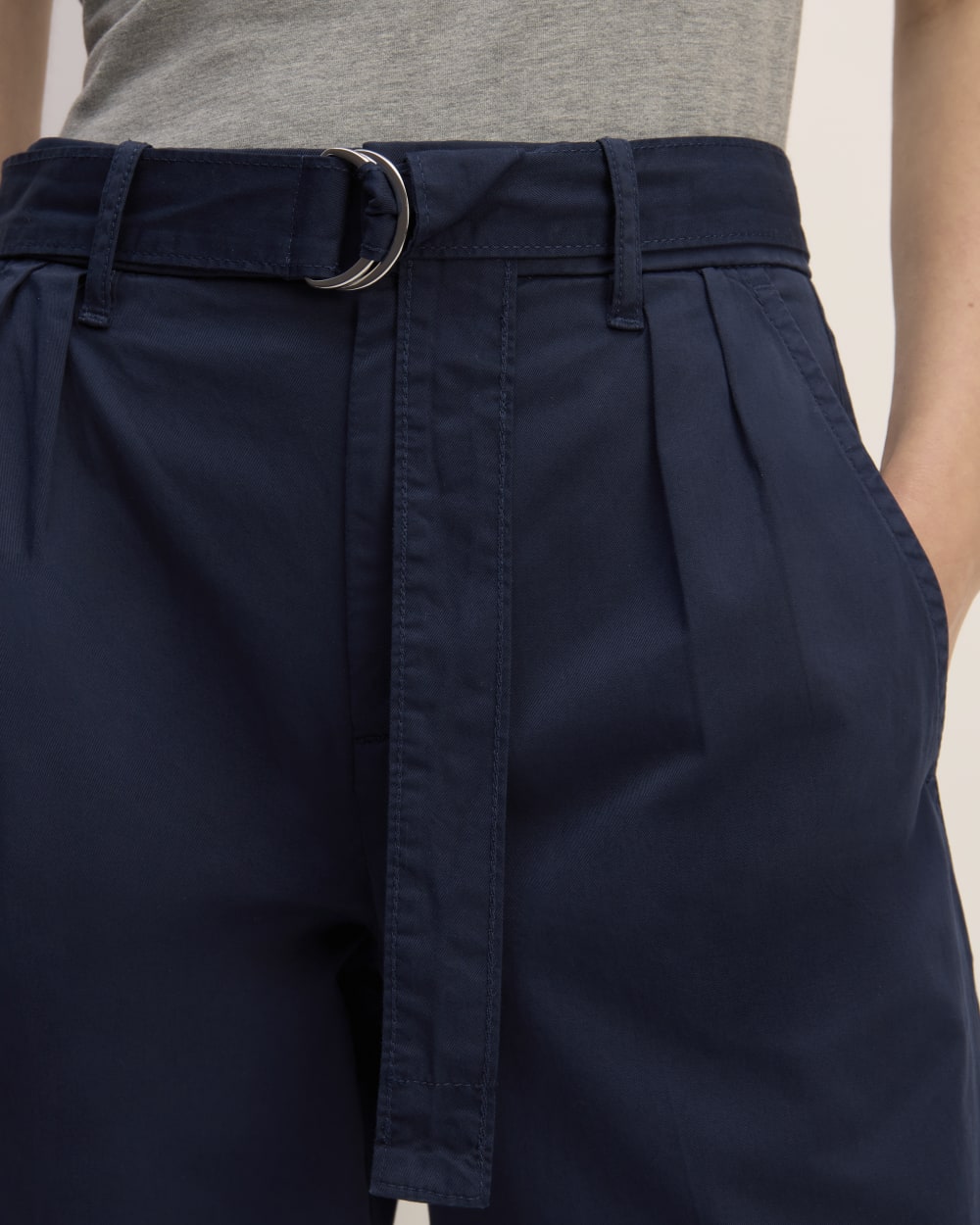 The Pleated Wide-Leg Chino in Navy — detail view