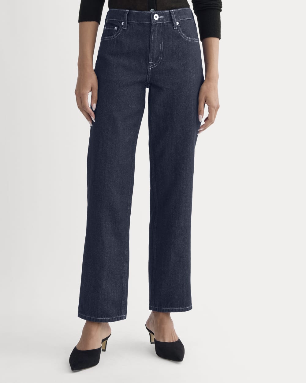 Low-Rise Straight Jean in Tungsten Rinse — detail view