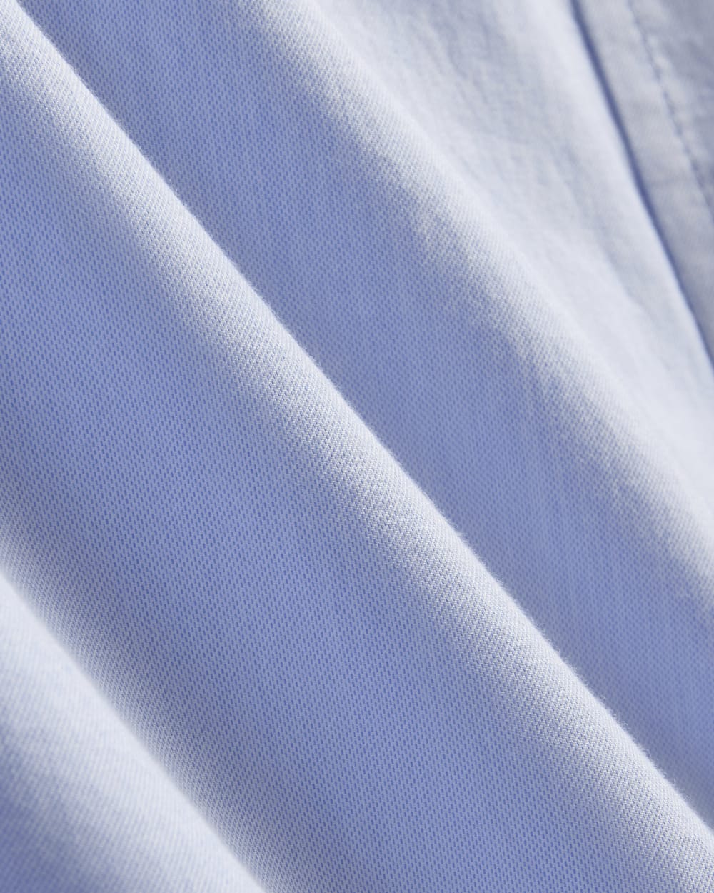 The Must-Have Shirt in Silky Cotton in Pale Blue — detail view