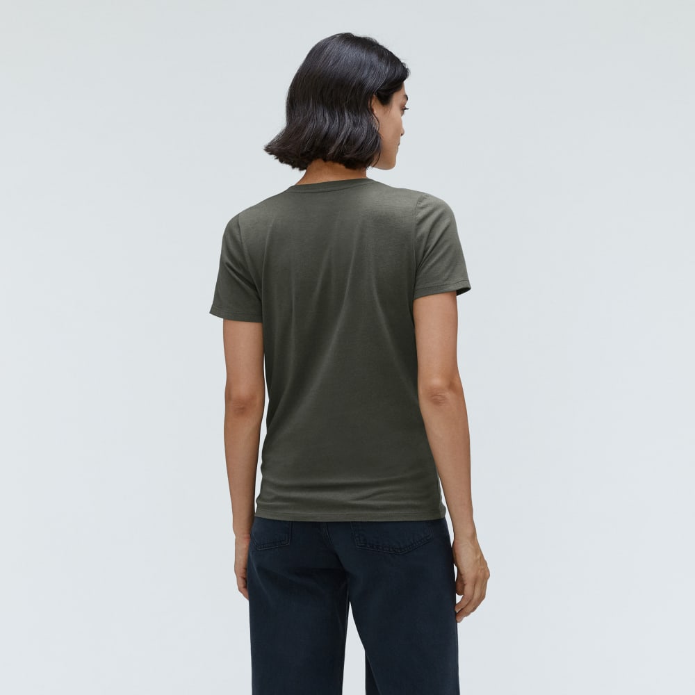 The Organic Cotton V-Neck in Kambaba — detail view