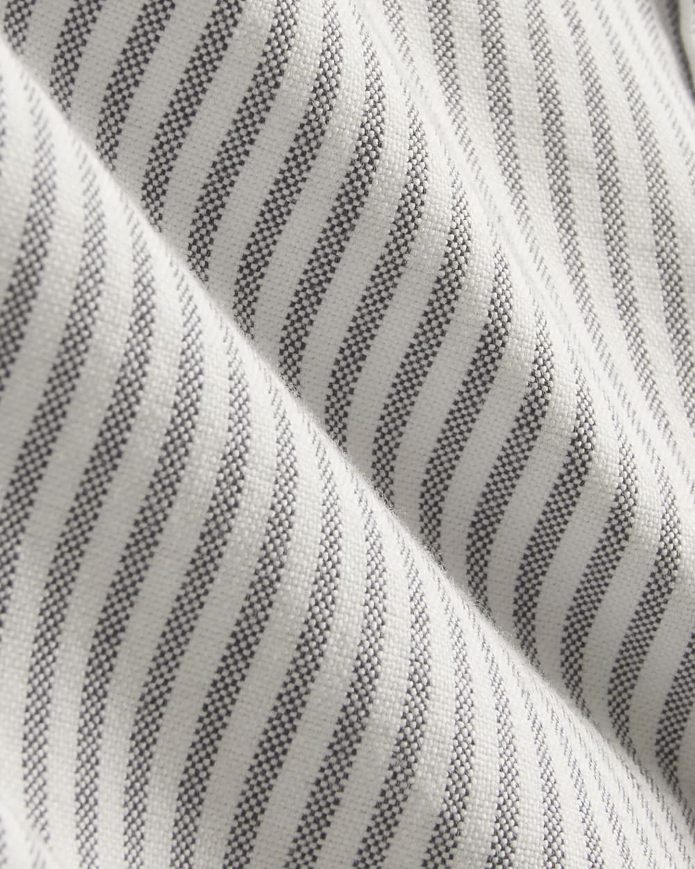 The Must-Have Oxford Shirt in Black / White — detail view