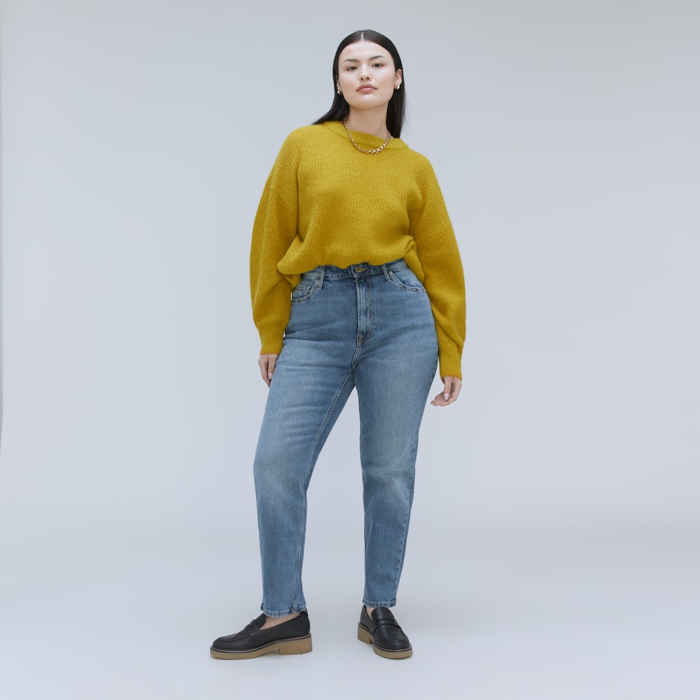 The Cheeky Hourglass Jean in Worn-In Mid Blue — alternate view