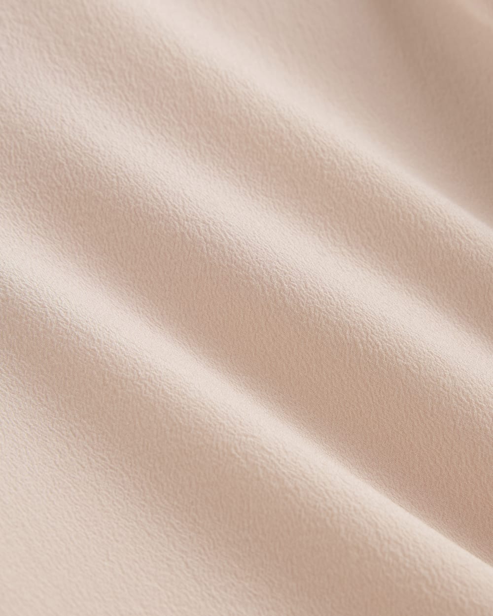 The Popover Top in Washable Silk in Soft Rose — detail view