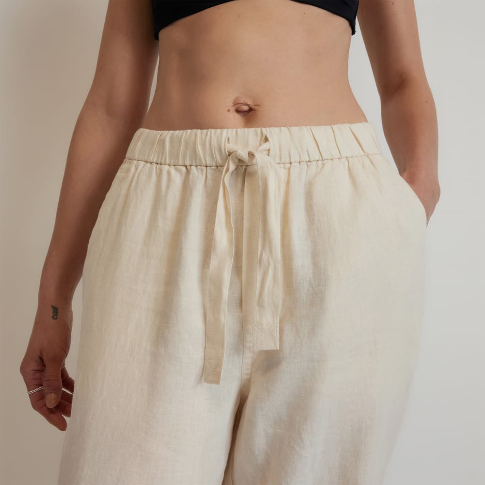 The Linen Pull-On Barrel Pant in Canvas — detail view
