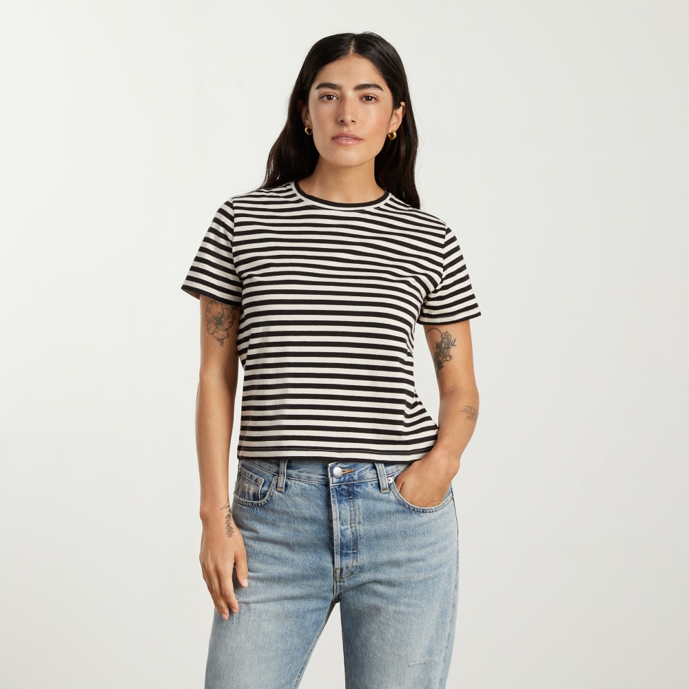 The Box-Cut Tee in Essential Cotton in Sandstone / Black — alternate view