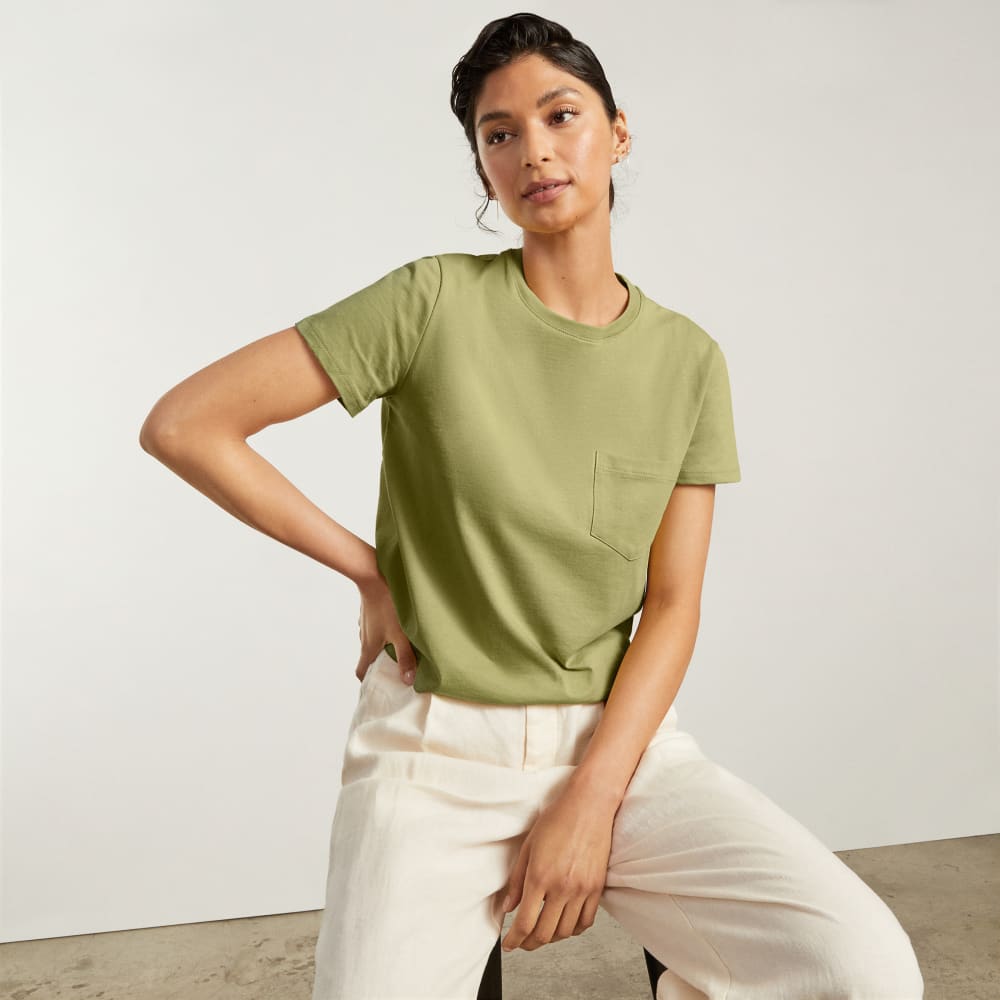 The Box-Cut Tee in Essential Cotton in Leek — detail view