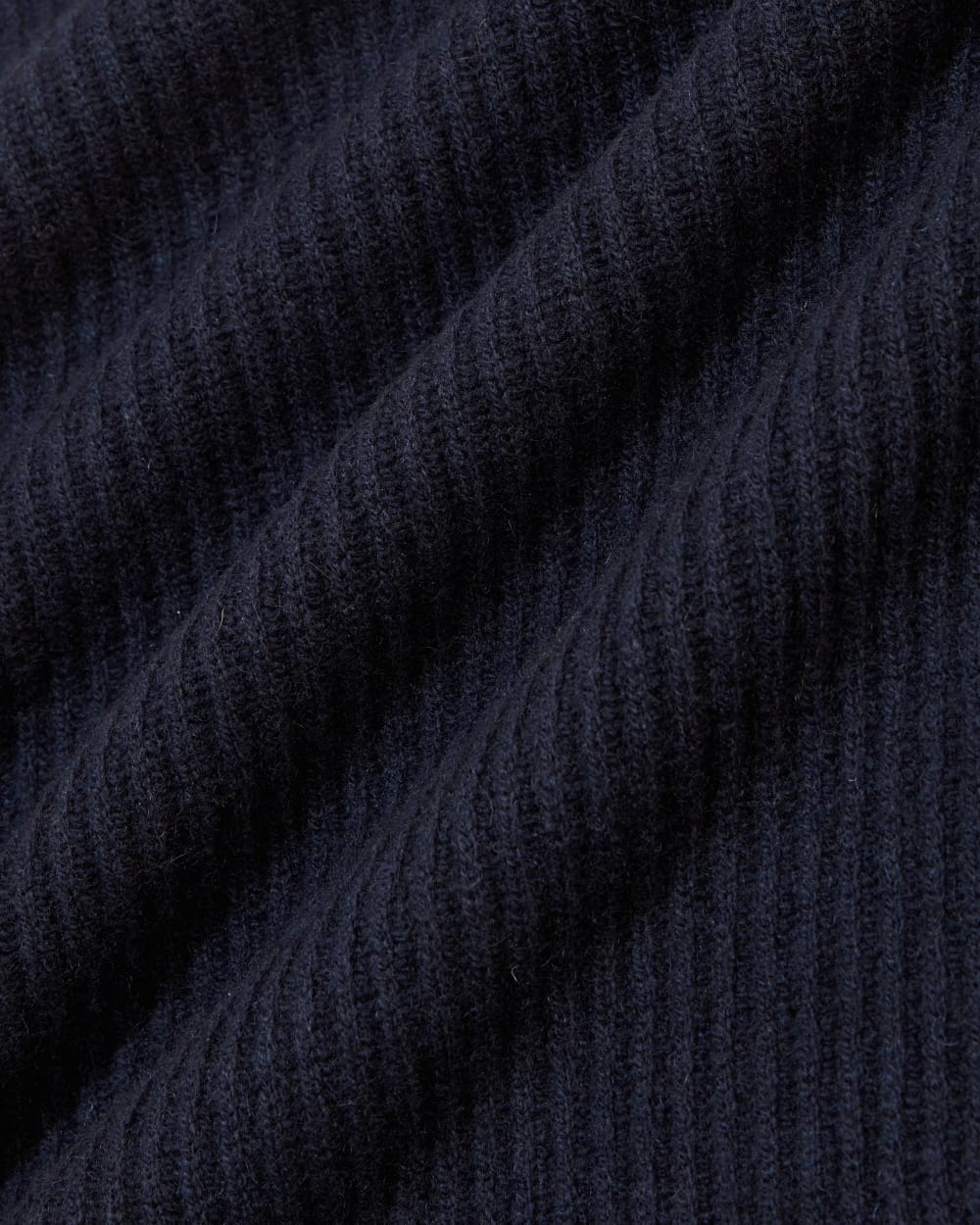 The Fisherman Turtleneck in Wool Cashmere in Navy — detail view
