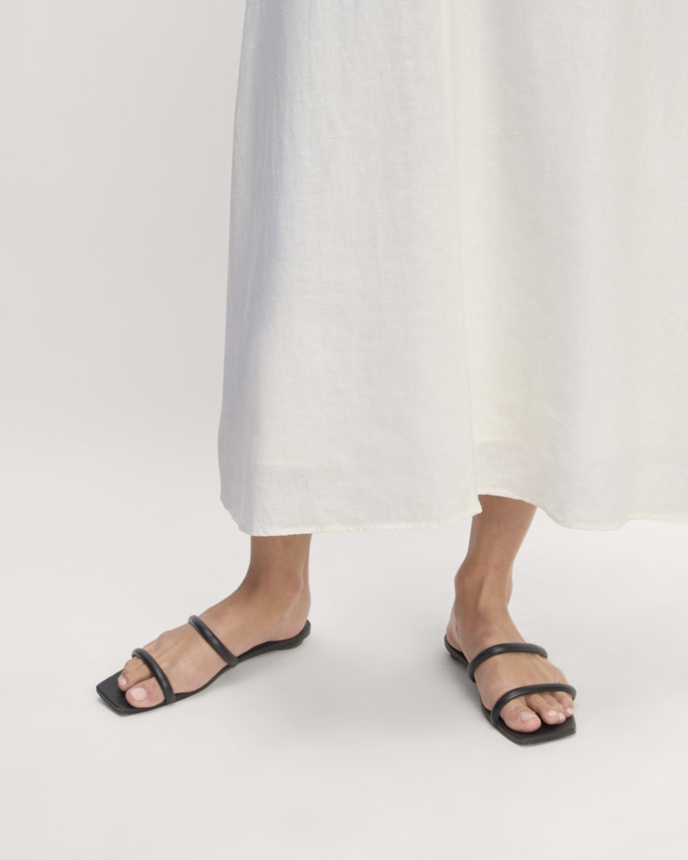 The Linen Halter-Neck Dress in White — detail view