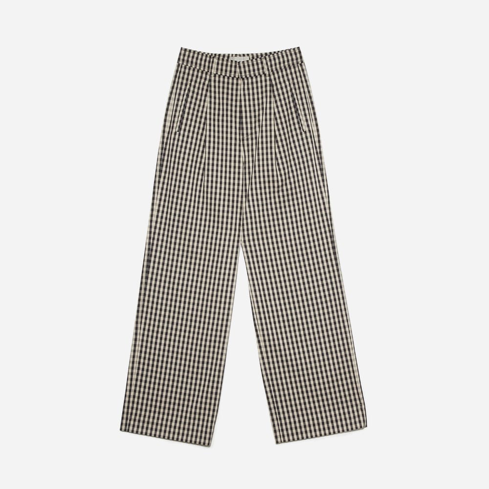 The Draper Pleated Pant in Buttersmooth in Khaki / Black — front view
