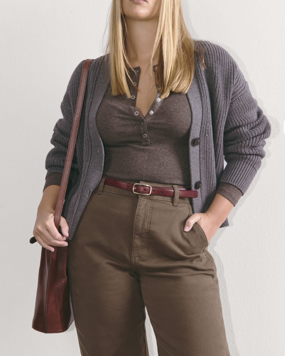 The Utility Barrel Pant in Cocoa — detail view