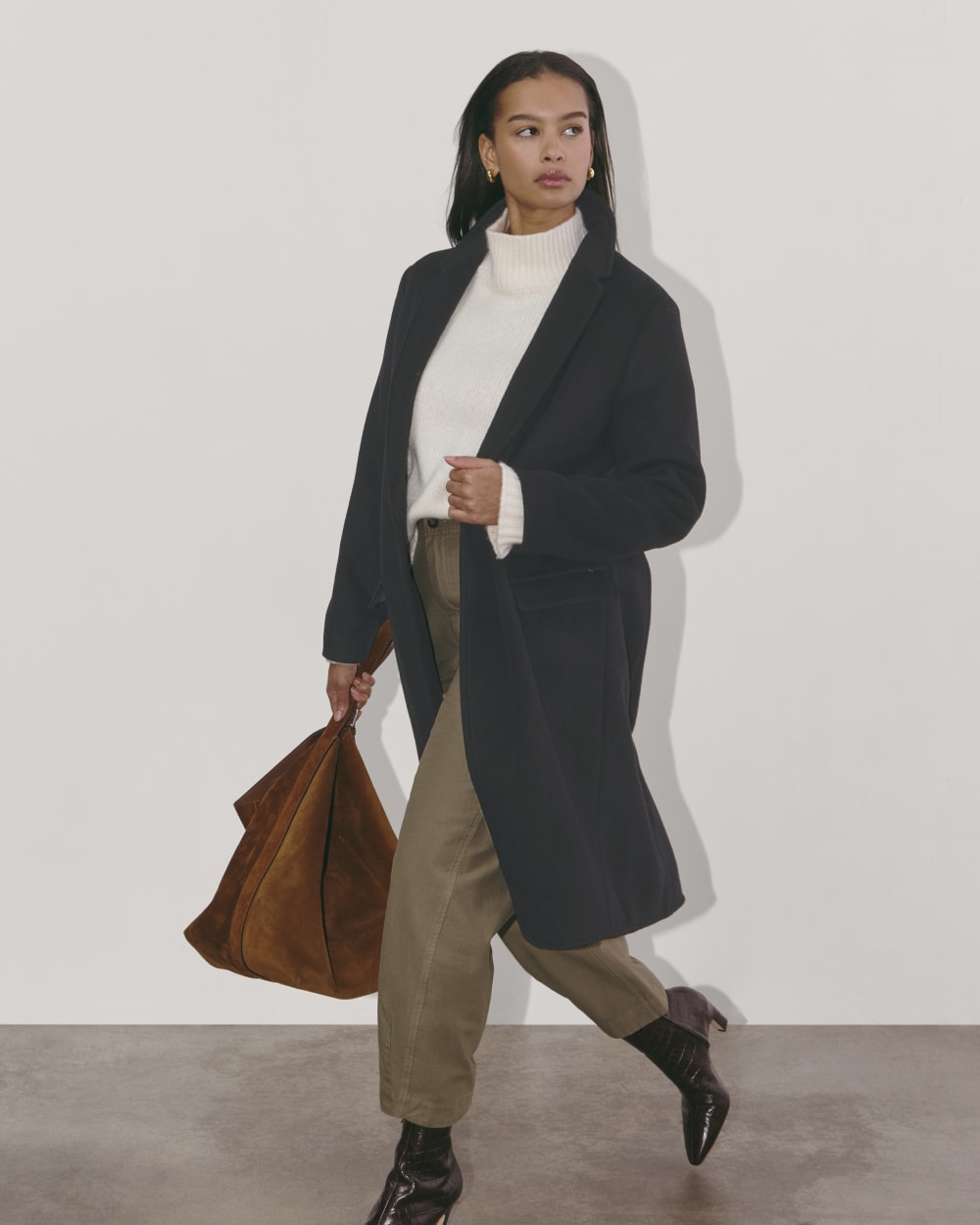 The Topcoat in Wool in Black — detail view