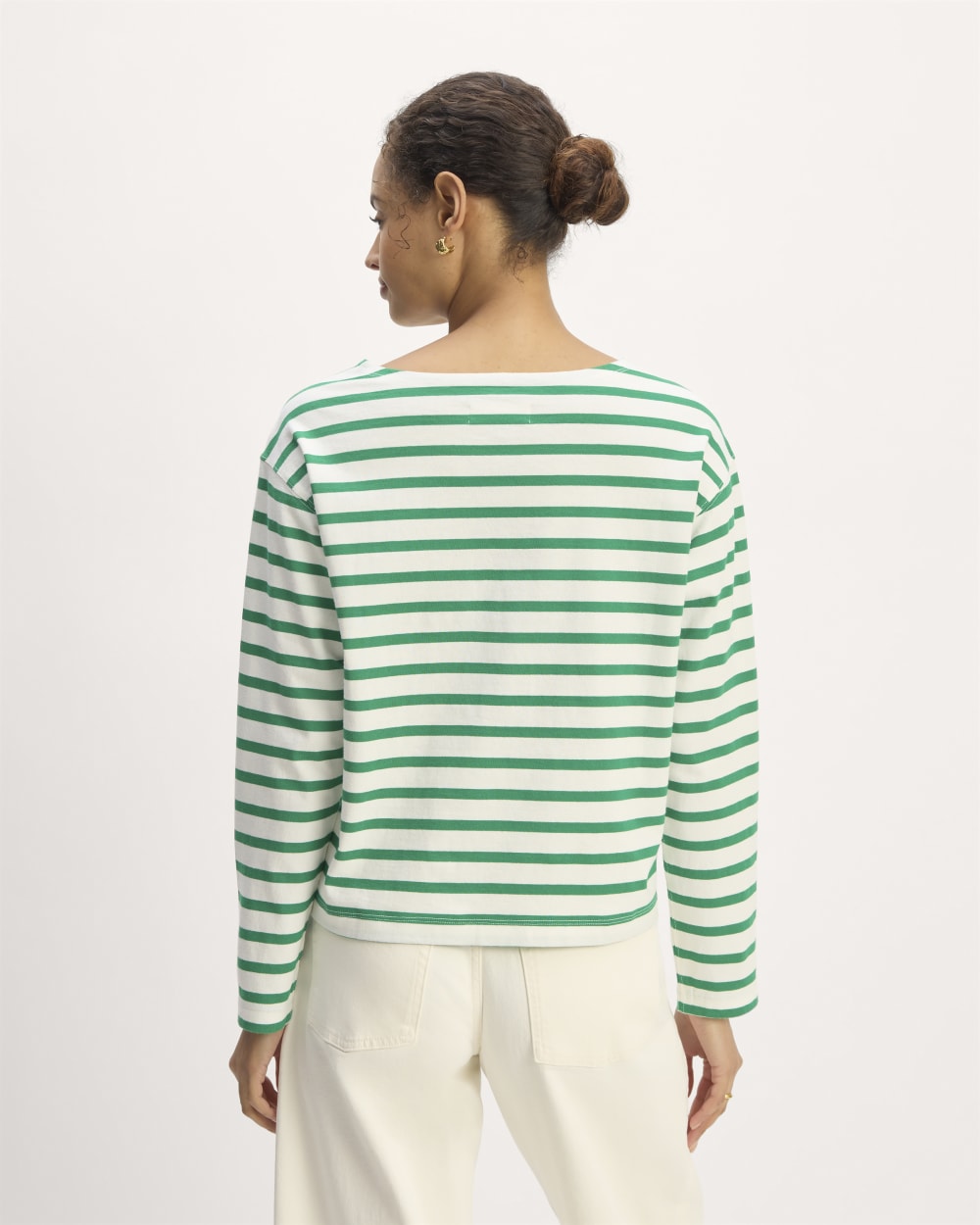 The Mariner Tee in Bone / Grass Green — detail view