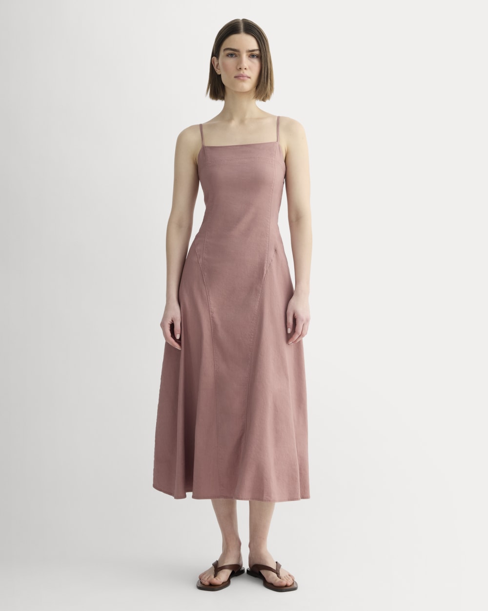 The Seamed Dress in Stretch Linen in Rose Dusk — front view
