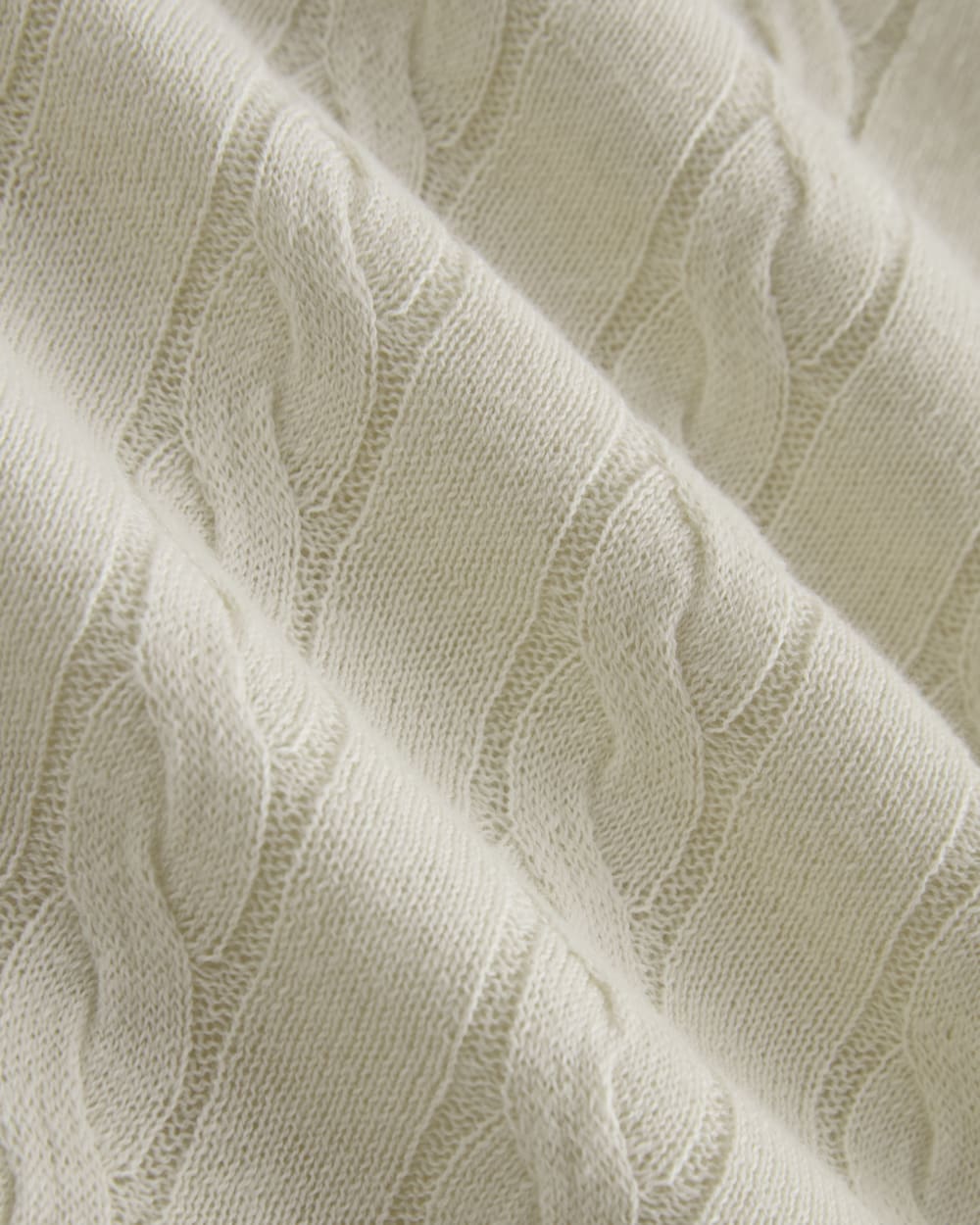 The Cable V-Neck in Cotton Cashmere in Birch — detail view