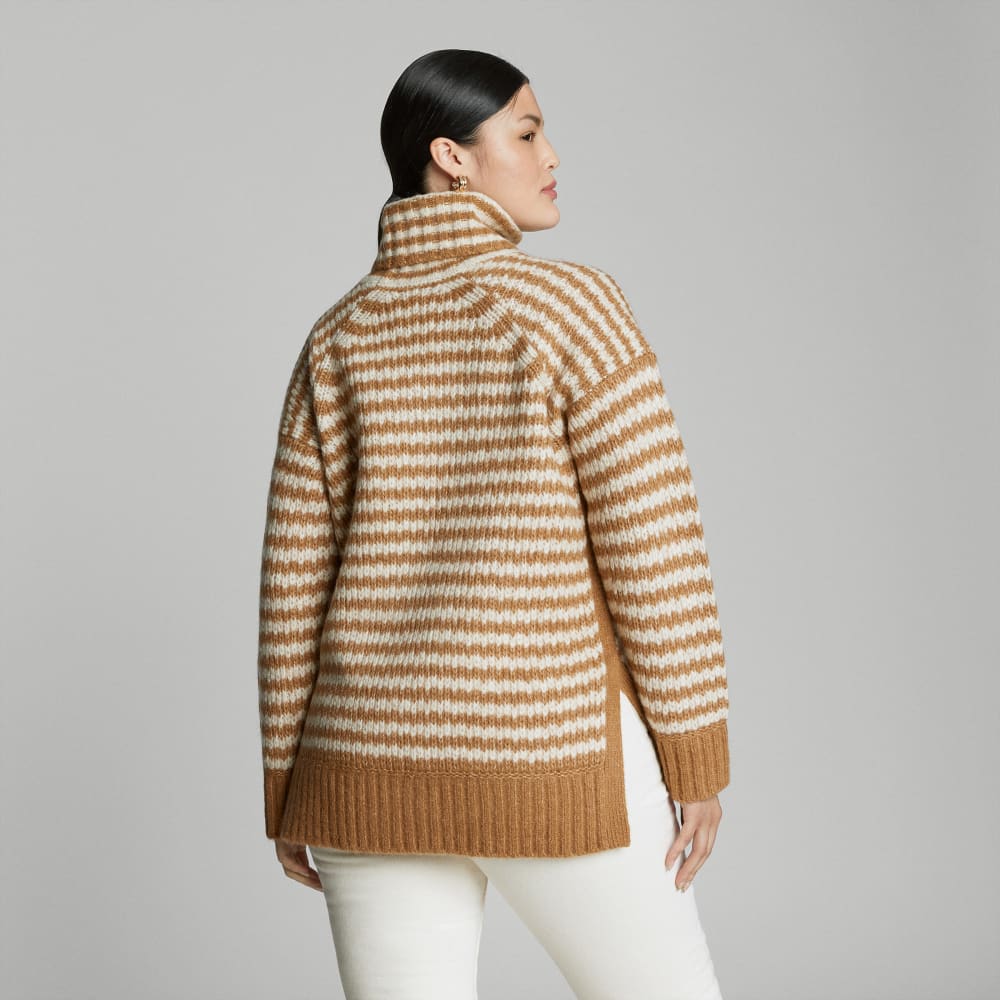 The Cloud Turtleneck in Ginger Root / Oat — detail view