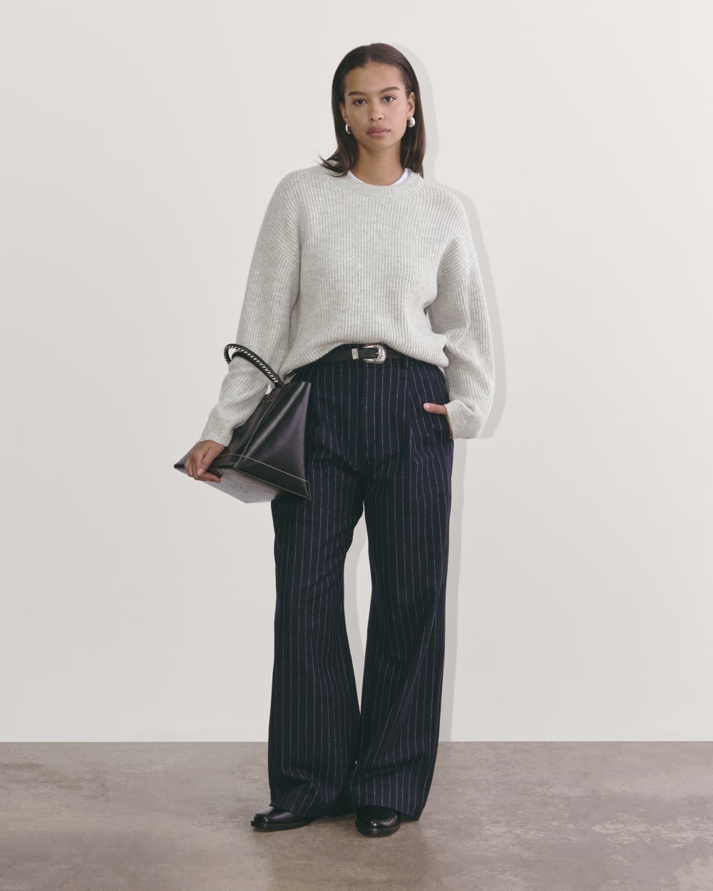 The Cocoon Crew in Wool Cashmere in Light Heather Grey — detail view