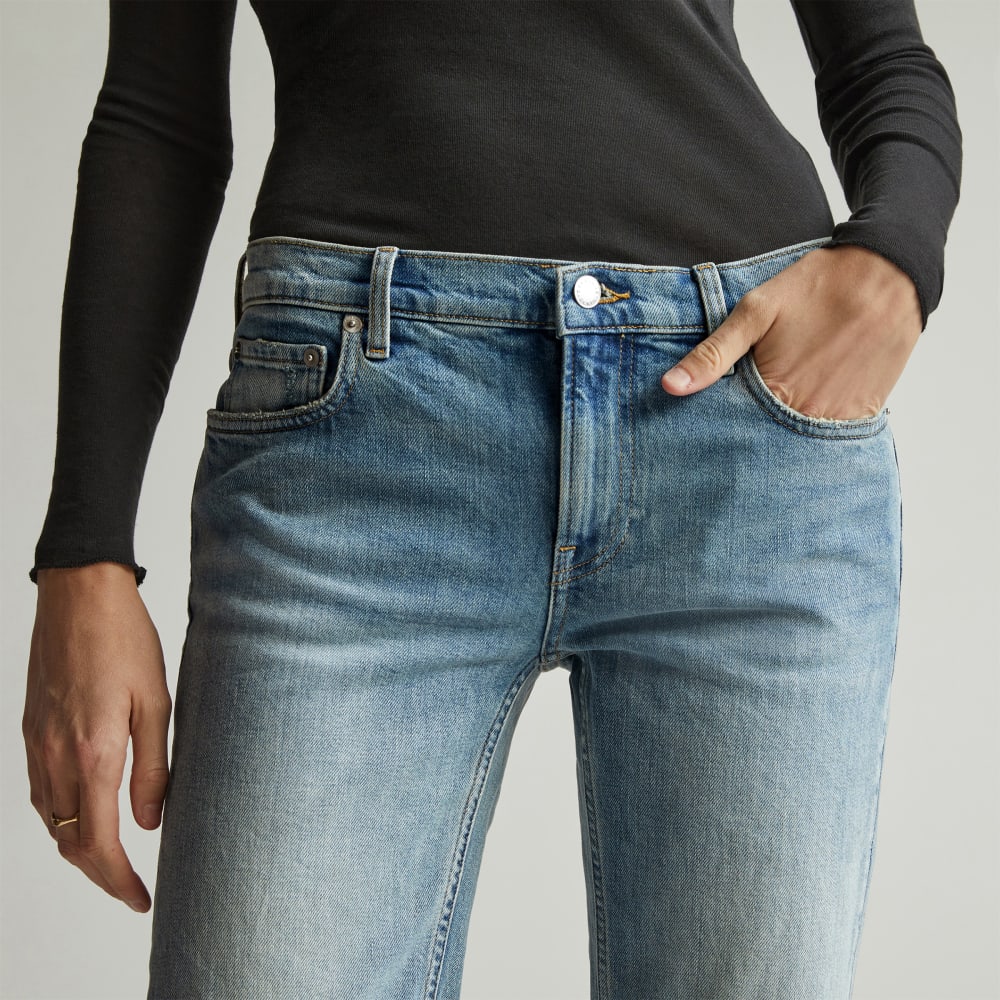 The Low-Rise Shortie Jean in Vintage Light — detail view