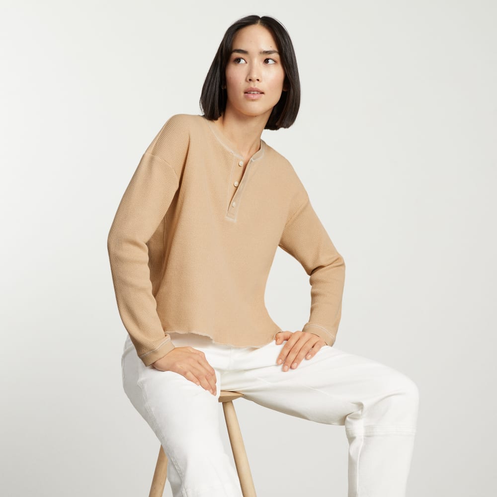 The Organic Cotton Waffle Henley in Sesame — detail view