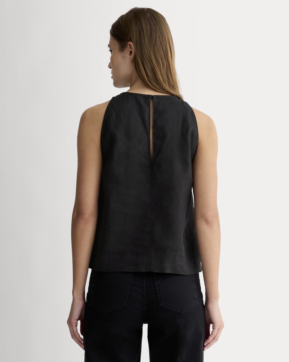 The Linen High-Neck Tank in Black — detail view