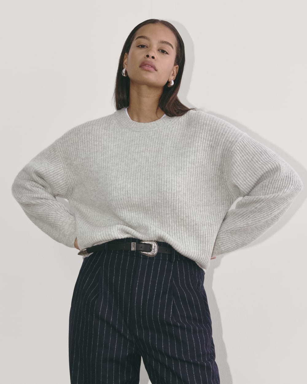 The Cocoon Crew in Wool Cashmere in Light Heather Grey — detail view
