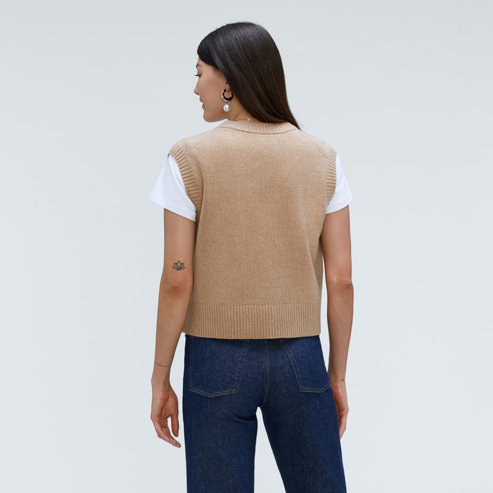 The Cashmere Vest in Light Camel — detail view