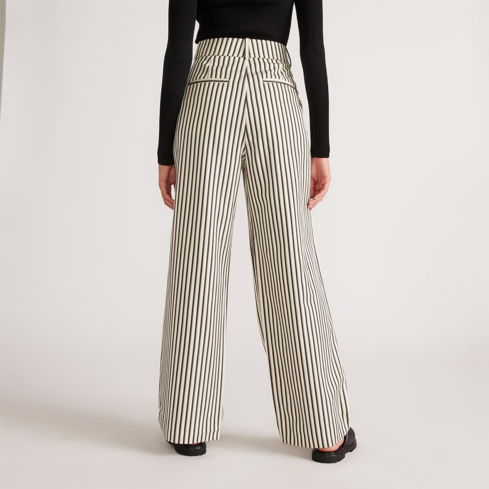 The Draper Pleated Pant in Buttersmooth in Ombre Stripe — detail view
