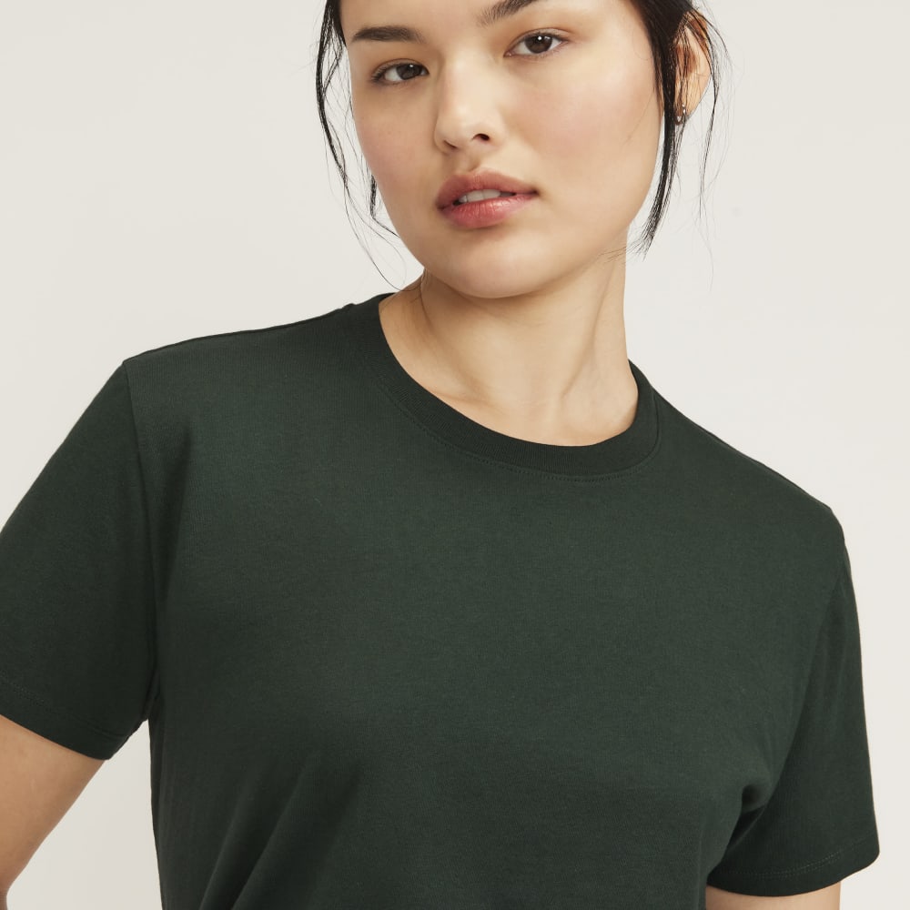 The Box-Cut Tee in Essential Cotton in Scarab — detail view