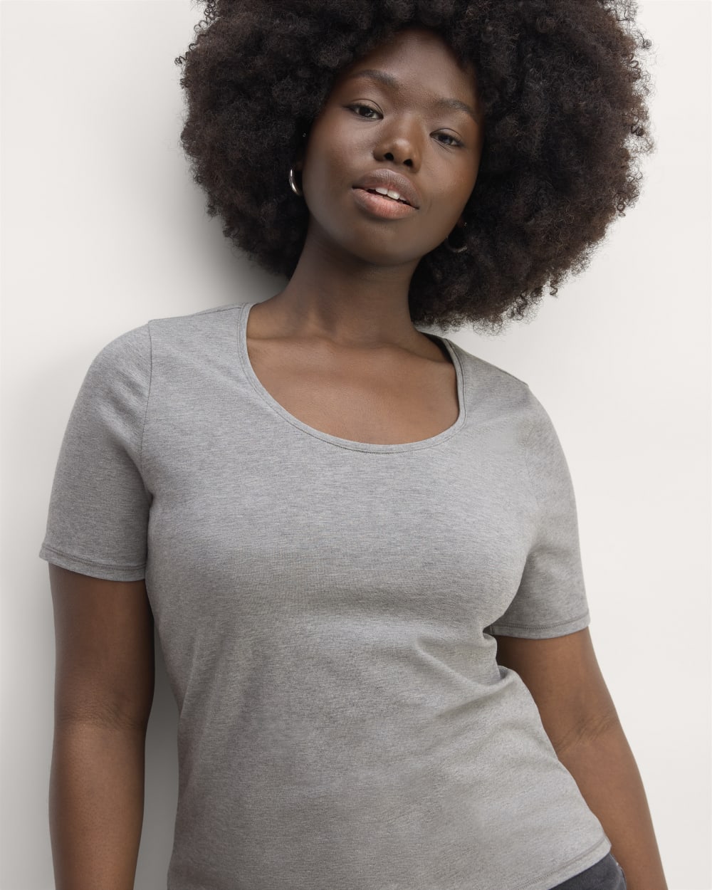 The Form Scoop-Neck Tee in Mid Heather Grey — front view