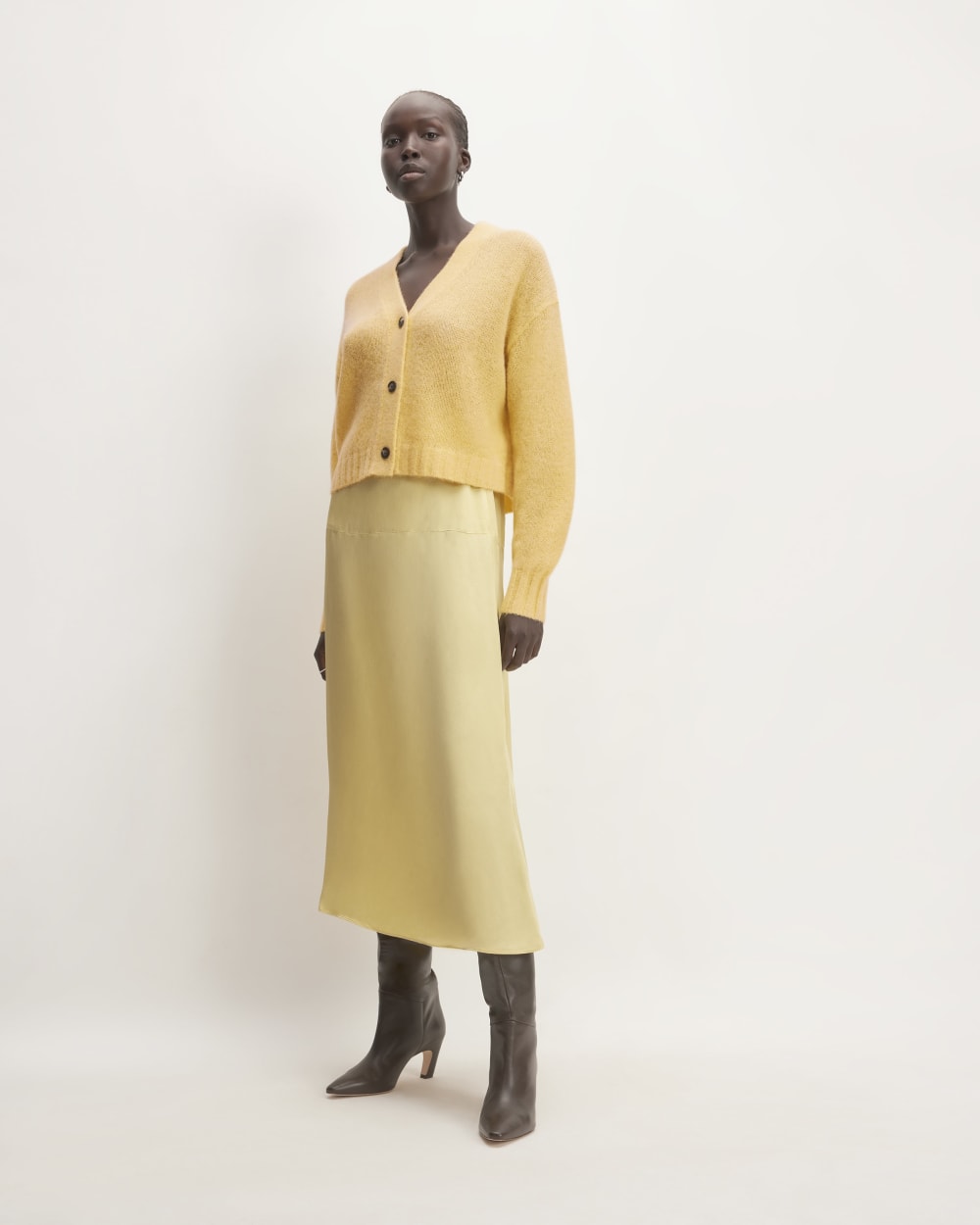 The Alpaca V-Neck Cropped Cardigan in Raffia — detail view